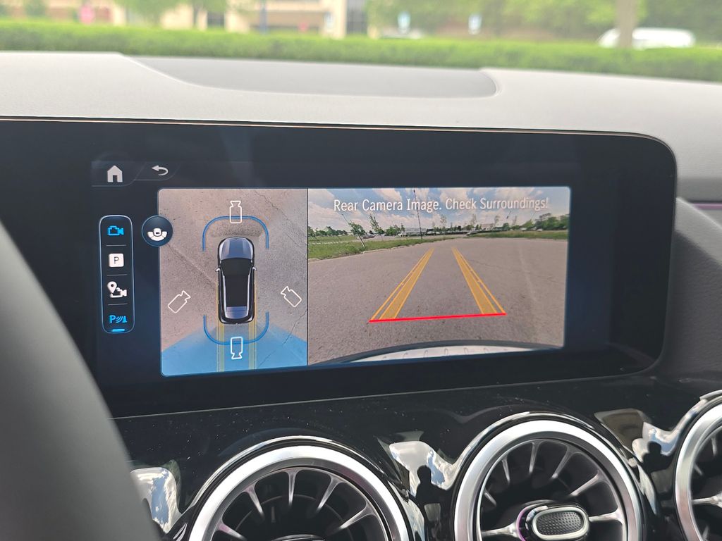 New 2026 Black Mercedes-Benz GLA 250 image 31