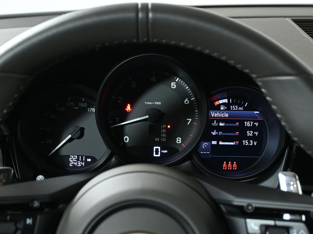 Thumbnail: 2025 Porsche Macan - 20