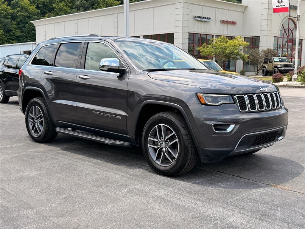 Gray (Granite Crystal Metallic Clearcoat) 2017 Jeep Grand Cherokee SUV / Crossover Four-Wheel Drive 8-Speed Automatic