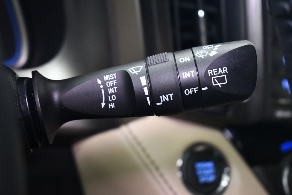 Thumbnail: 2013 Toyota RAV4 - 22