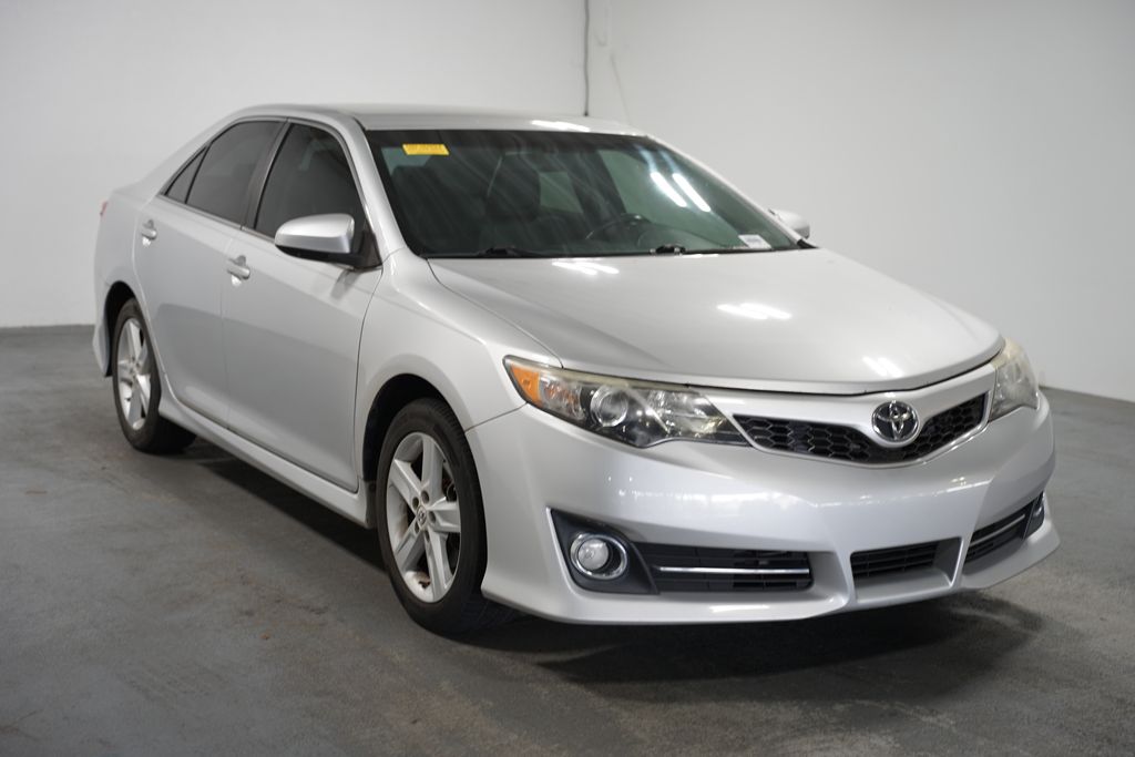 2012 Toyota Camry SE 3