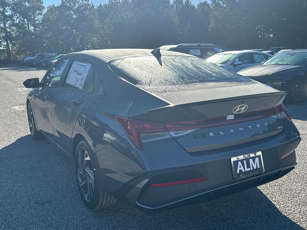 2025 Hyundai Elantra Hybrid SEL Sport photo 3