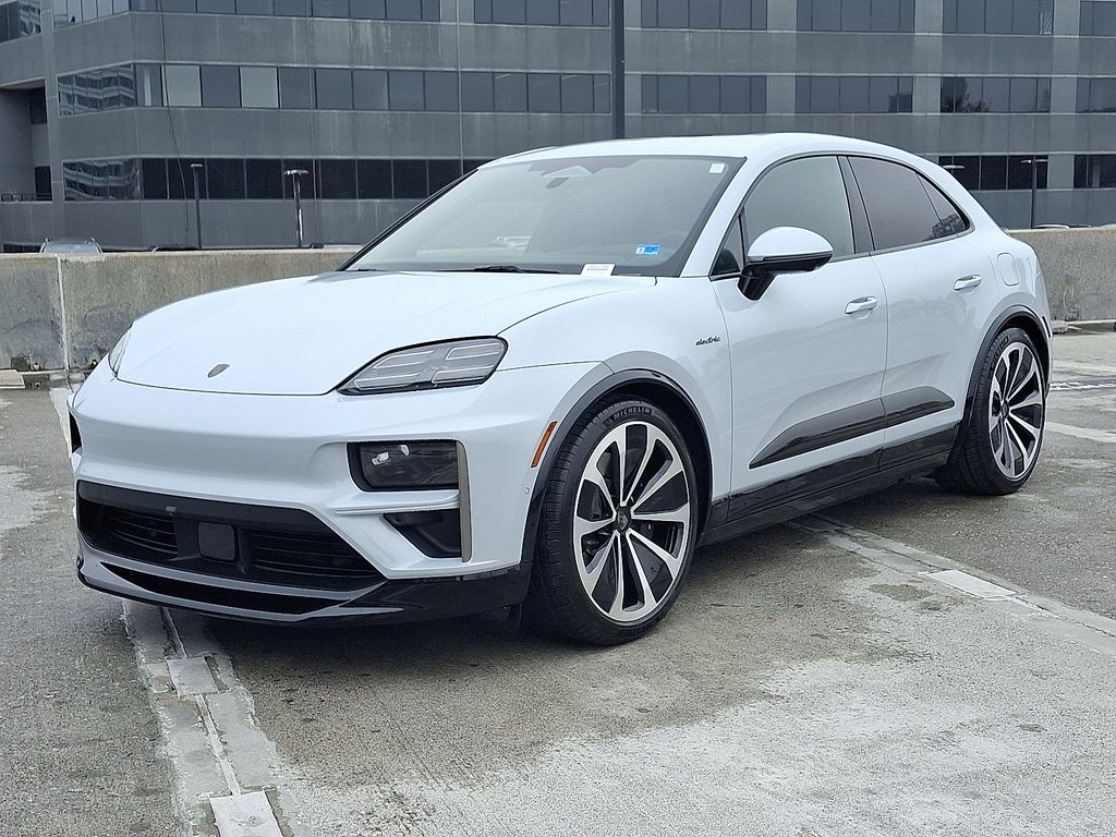 Thumbnail: 2026 Porsche Macan - 1