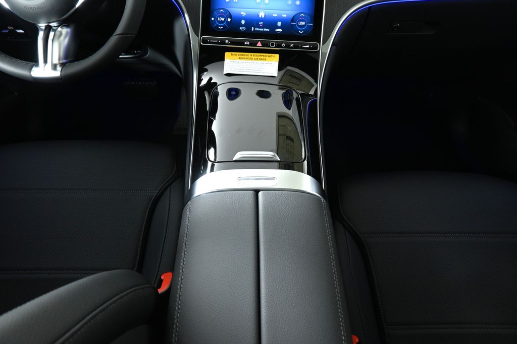 Thumbnail: 2025 Mercedes-Benz GLC - 18