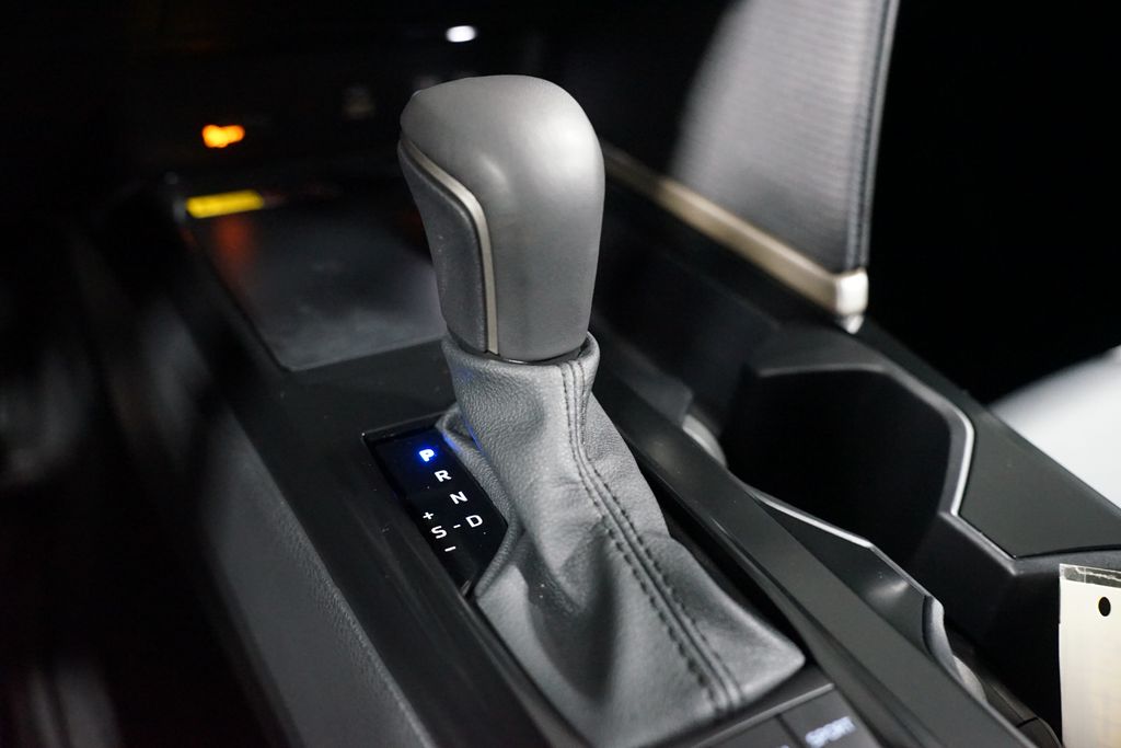 Thumbnail: 2025 Toyota Camry - 22