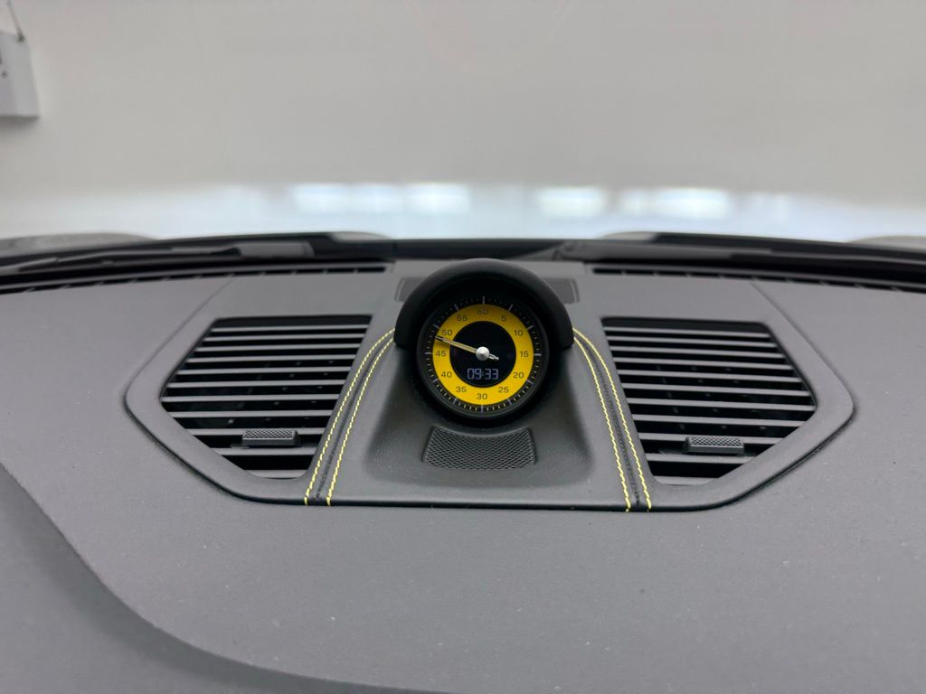 Thumbnail: 2024 Porsche 911 - 19