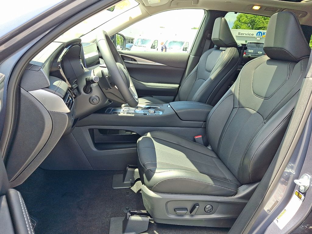 2026 INFINITI QX60 — photo 15
