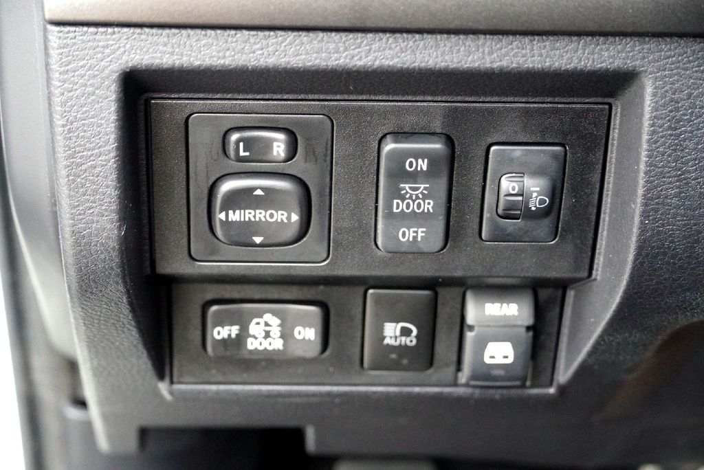 Used Car 2019 Toyota Tundra  Sr5 For Sale Under $35,000 In Taylor, Texas