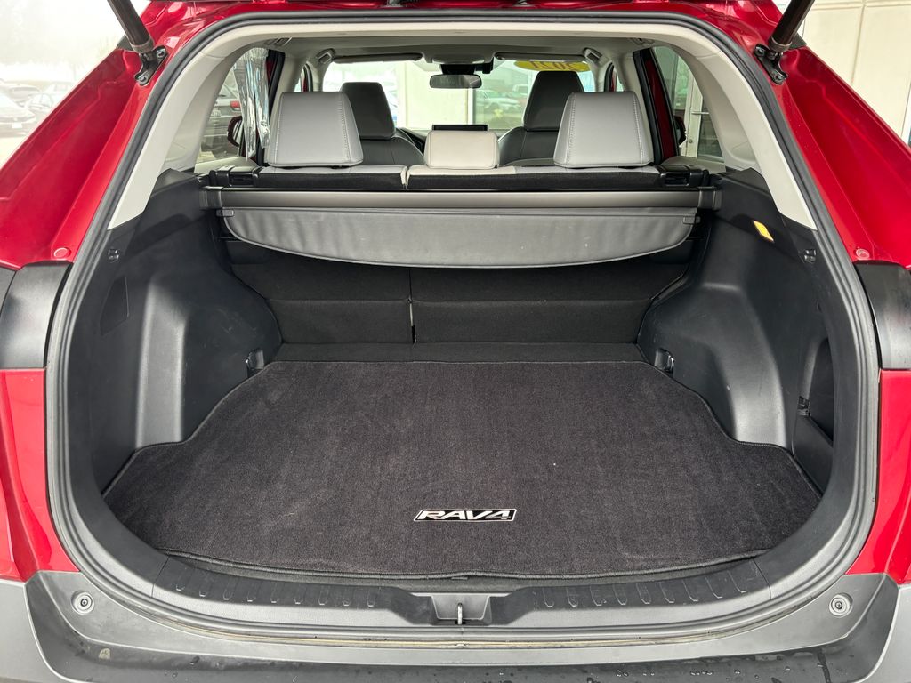 Thumbnail: 2021 Toyota RAV4 - 29