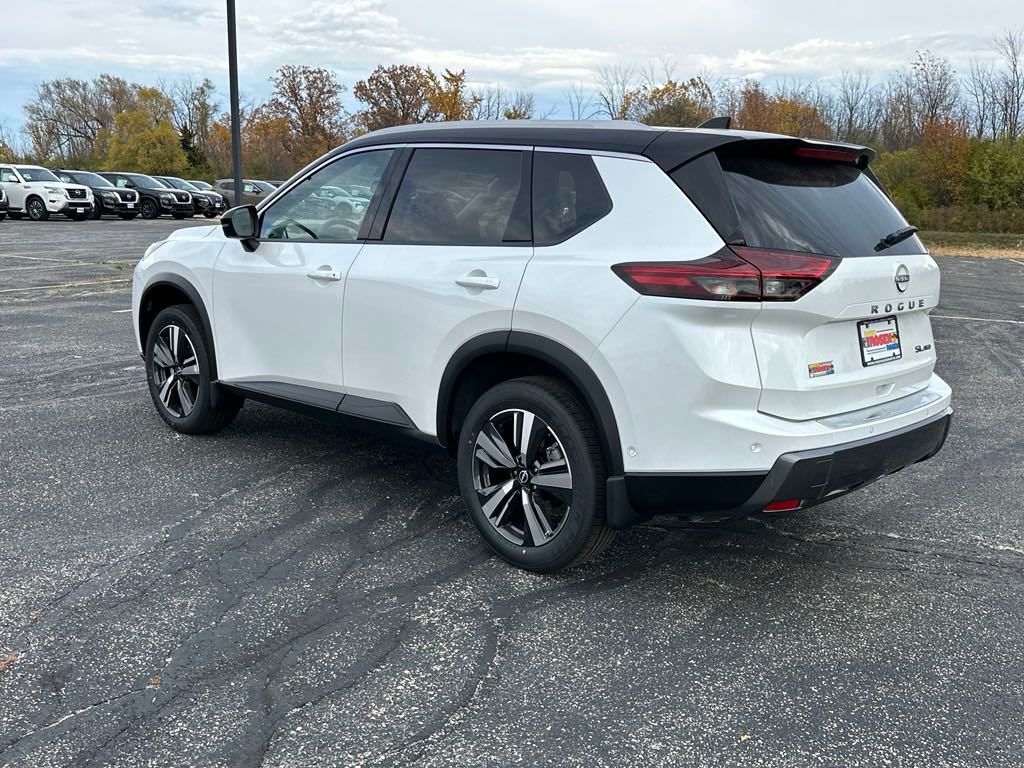 2025 Nissan Rogue SL photo