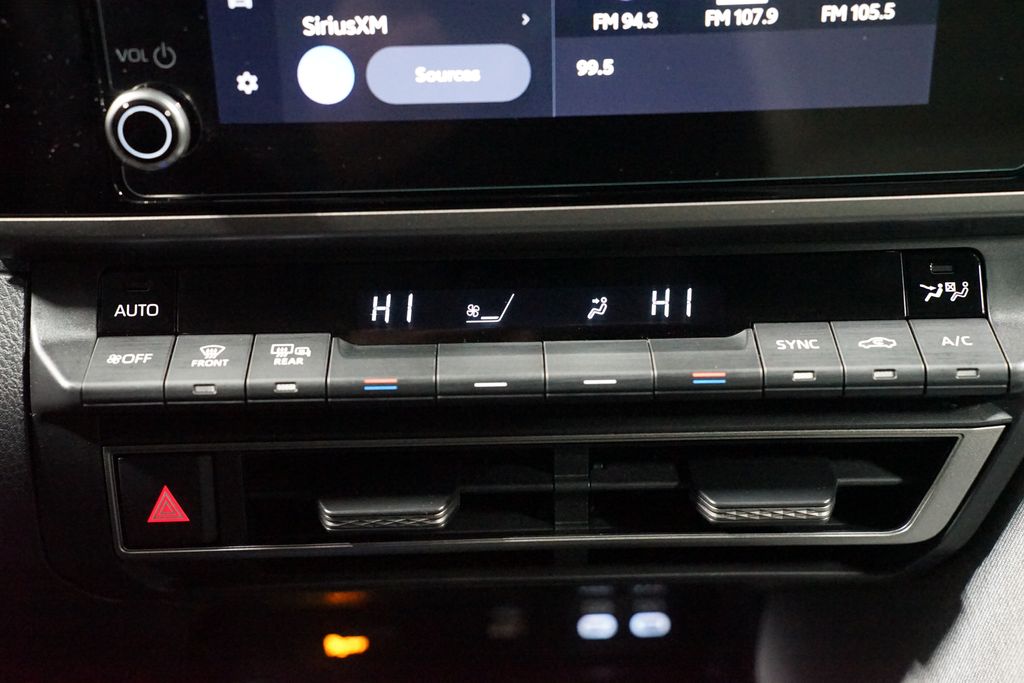 Thumbnail: 2025 Toyota Camry - 20