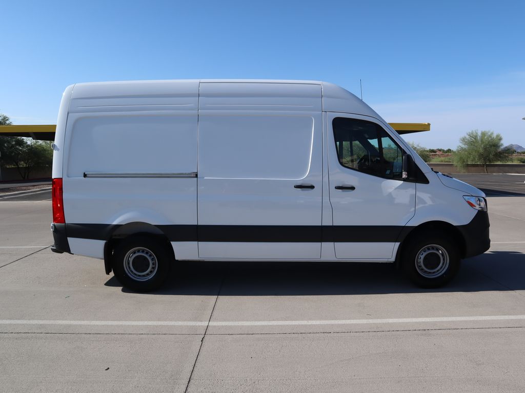 Thumbnail: 2026 Mercedes-Benz Sprinter - 4