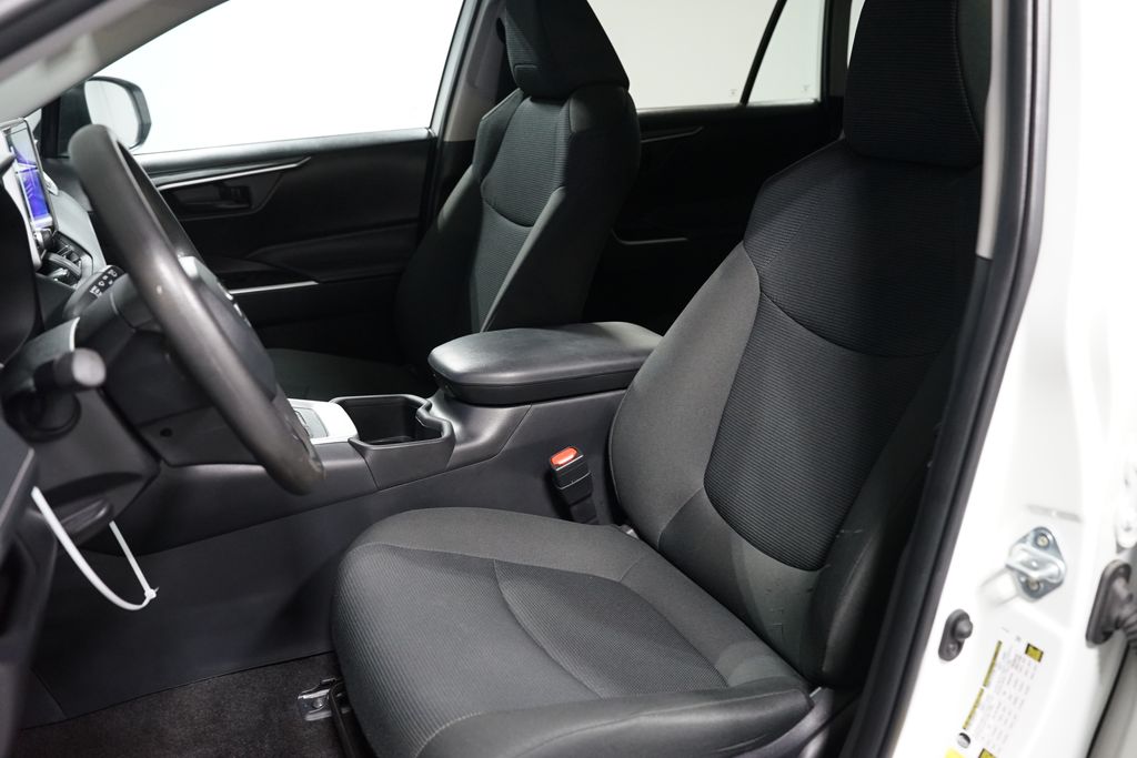 Thumbnail: 2024 Toyota RAV4 - 6