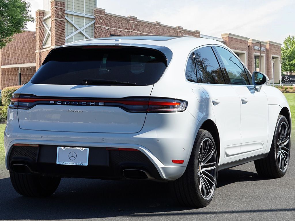 Thumbnail: 2024 Porsche Macan - 6