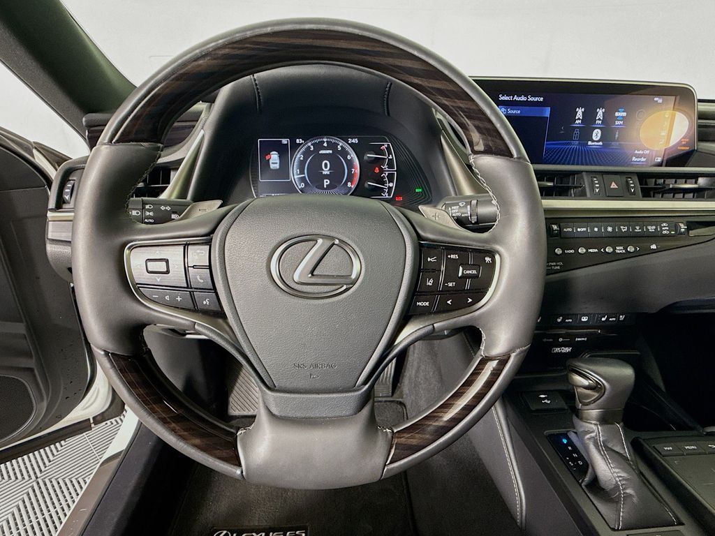 Thumbnail: 2021 Lexus ES - 11