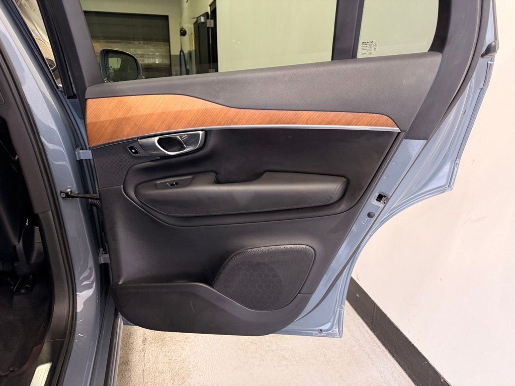 Thumbnail: 2023 Volvo XC90 - 25
