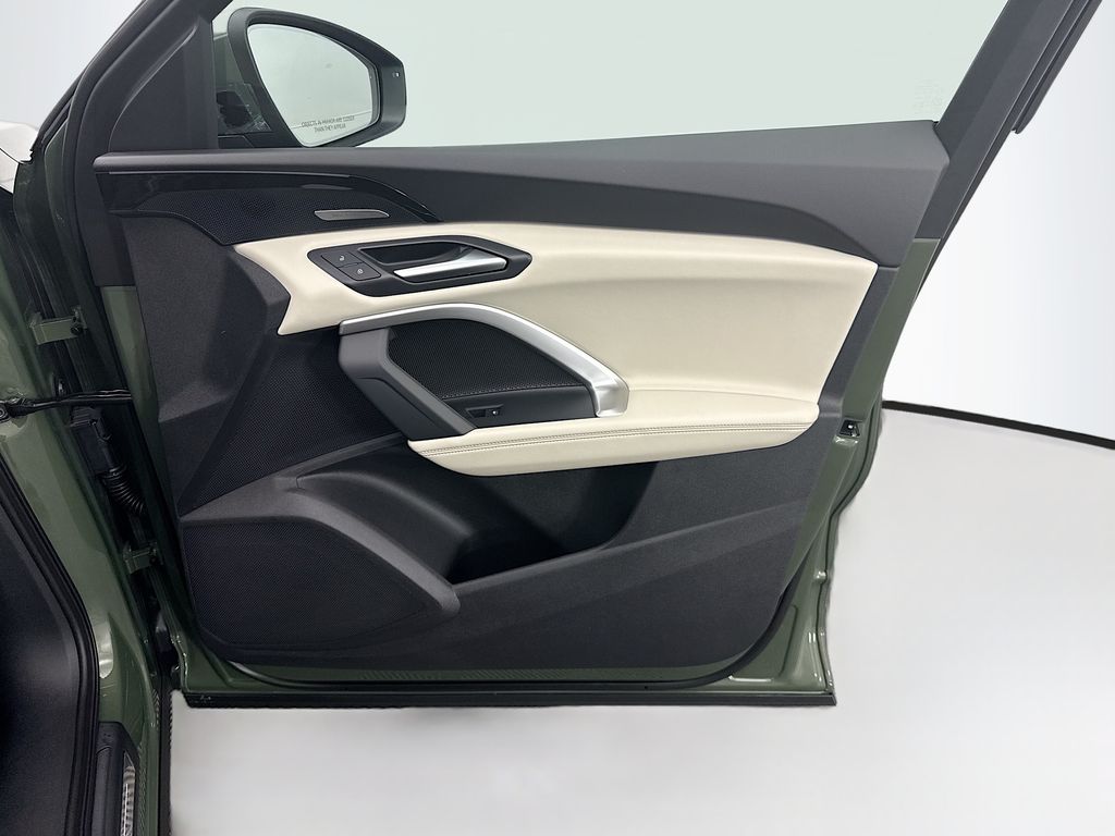 Thumbnail: 2025 Audi Q5 - 24