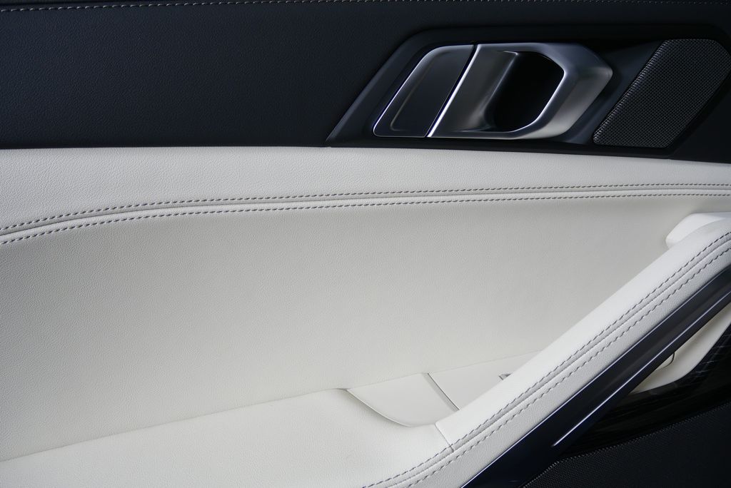 Thumbnail: 2026 BMW X6 - 15