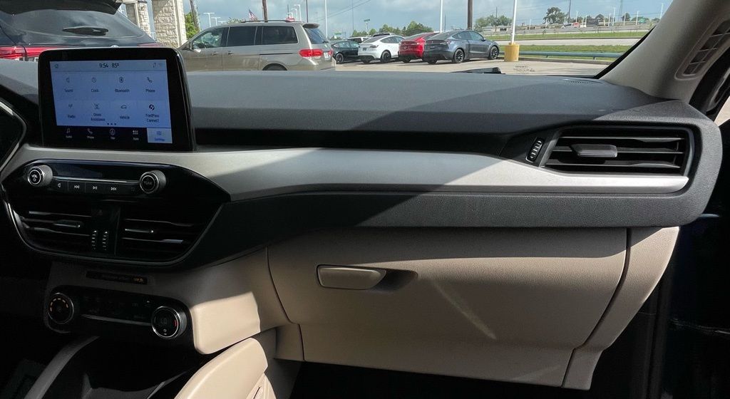 2020 Ford Escape SE Green at DeMontrond Ford