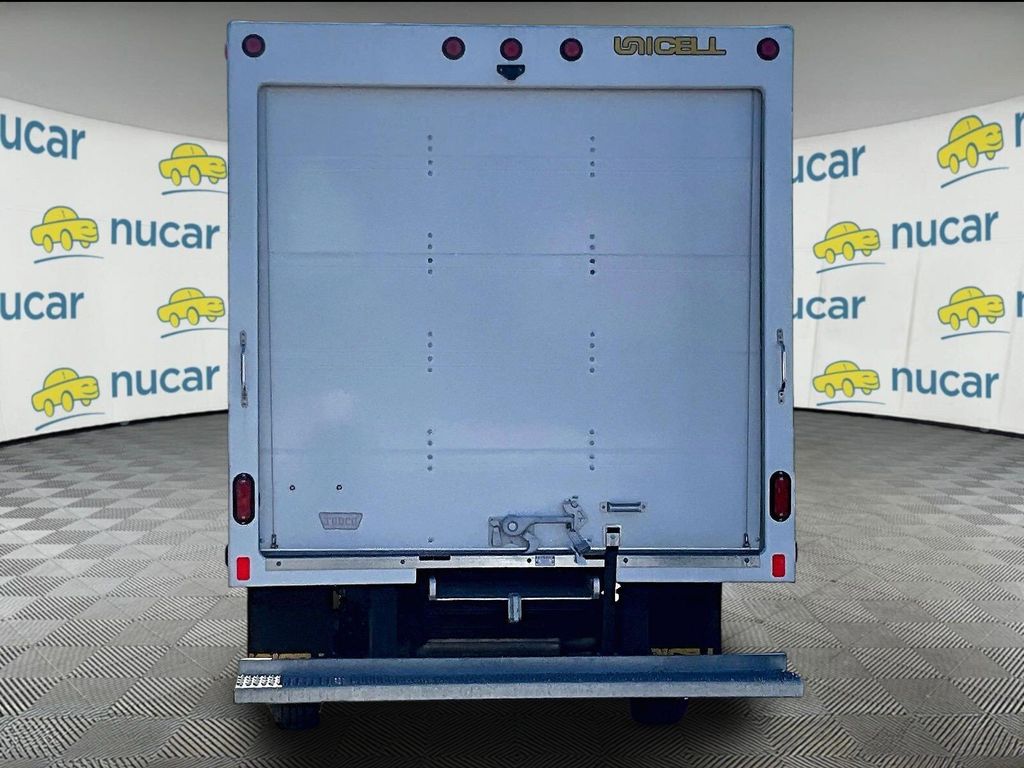 2025 Chevrolet Express 3500 — photo 6