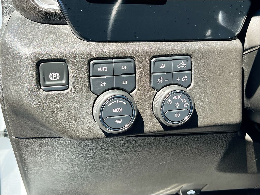 Used 2025 White Chevrolet LTZ image 10