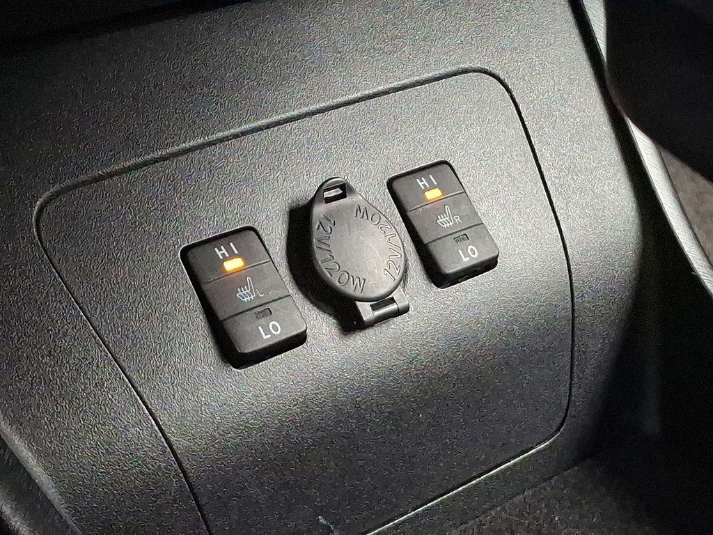 Thumbnail: 2014 Toyota Prius - 24