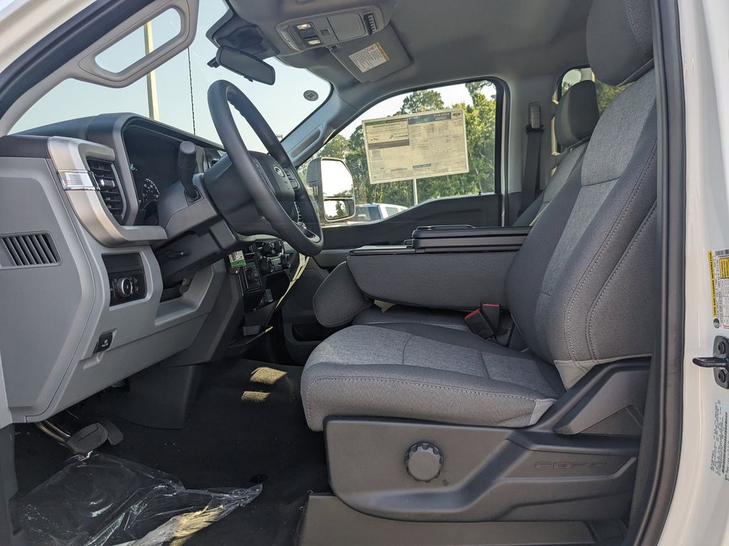 2025 Ford F-250 Super Duty XL