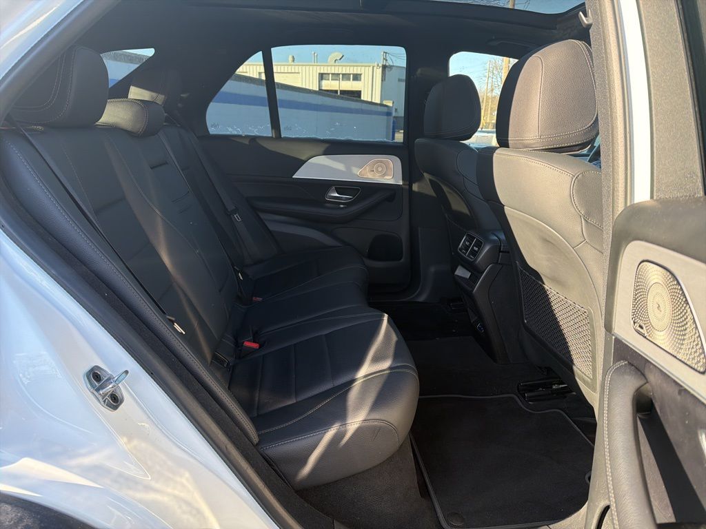 Thumbnail: 2025 Mercedes-Benz GLE - 24