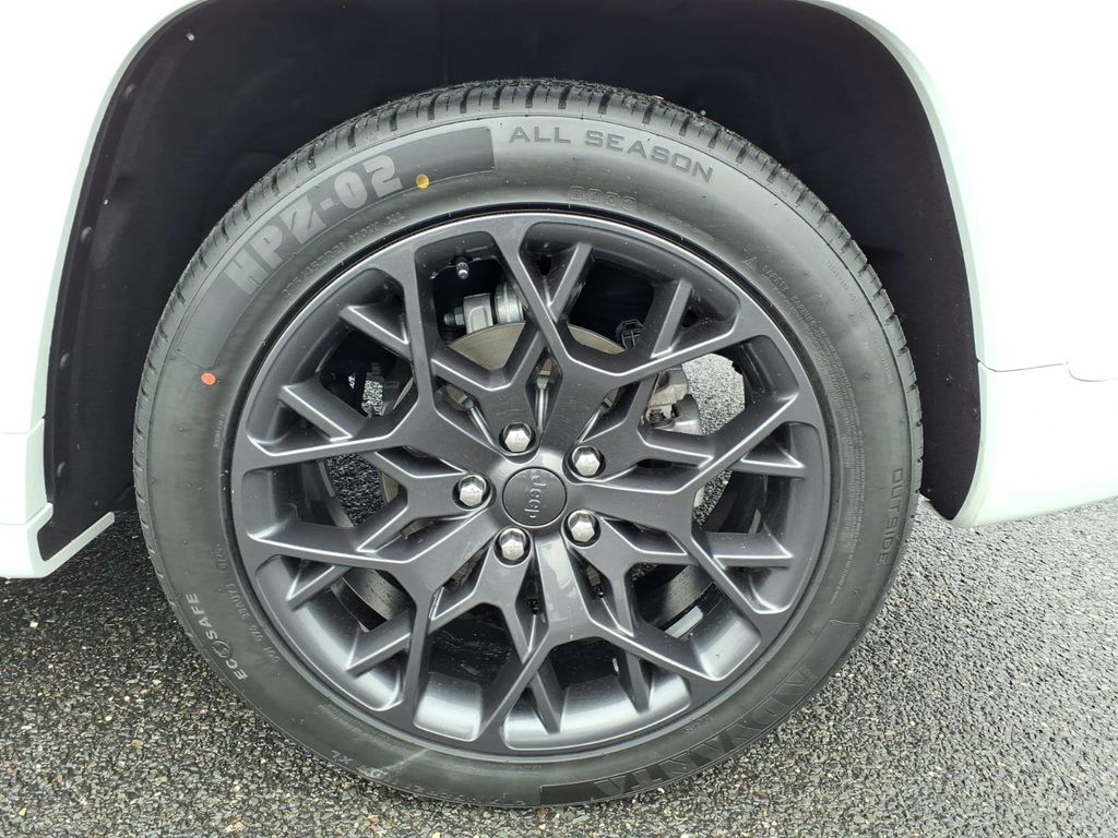 used 2024 Jeep Grand Cherokee car, priced at $44,950