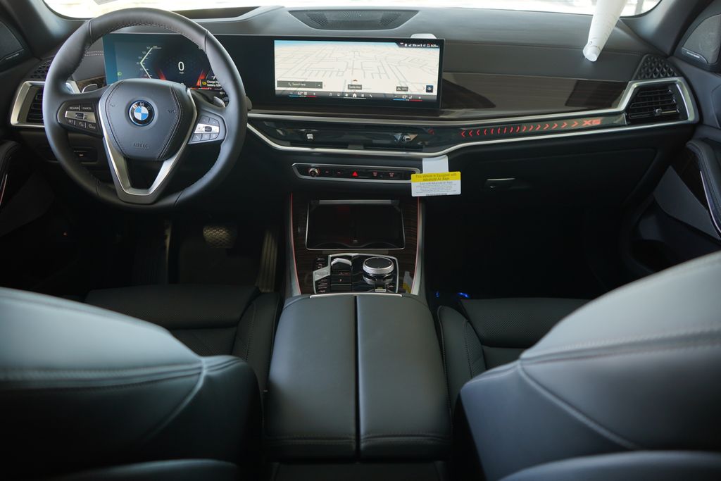 Thumbnail: 2026 BMW X5 - 14