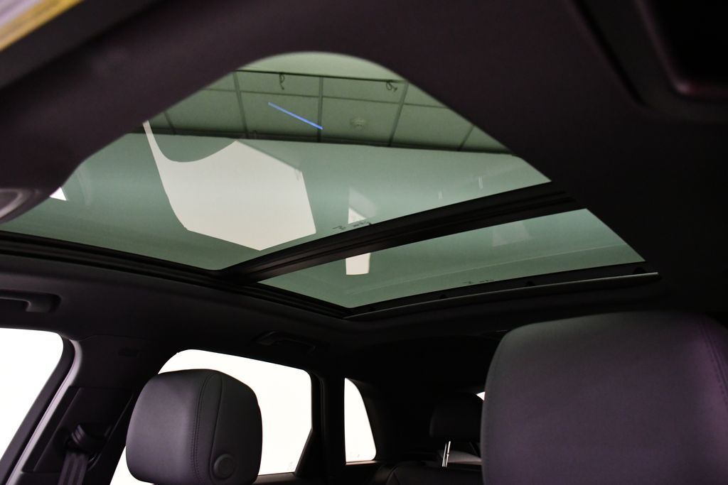 Thumbnail: 2025 Audi Q3 - 18