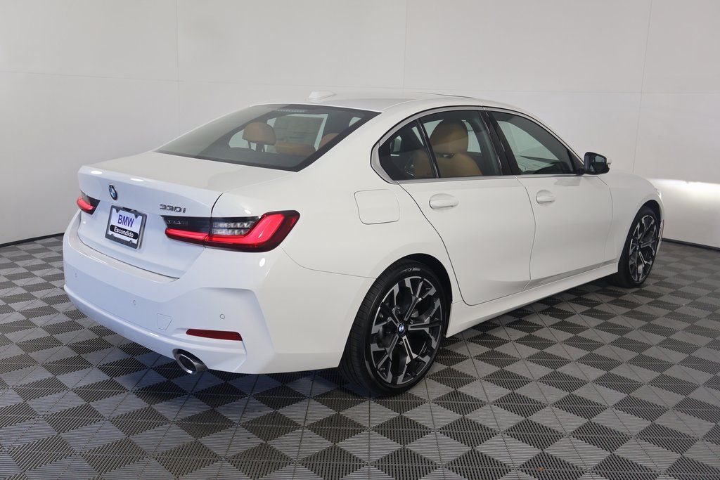 Thumbnail: 2025 BMW 3 Series - 2