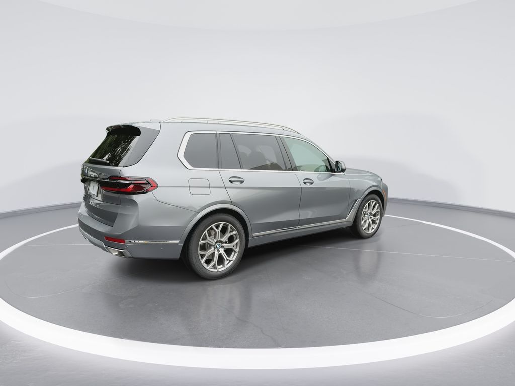 Thumbnail: 2027 BMW X7 - 8