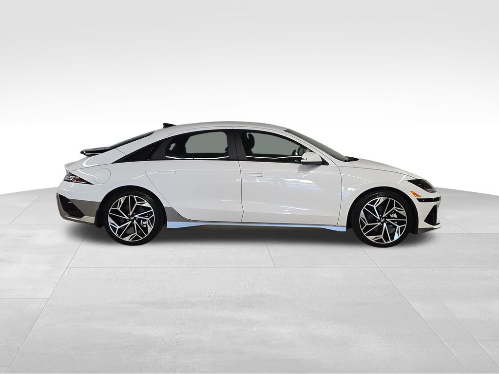 2024 Hyundai Ioniq 6 SEL photo 4