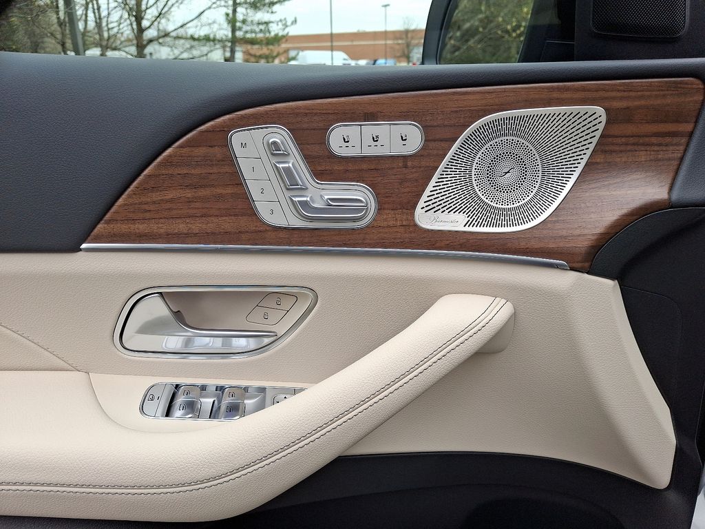 2025 Mercedes-Benz GLE 450 8