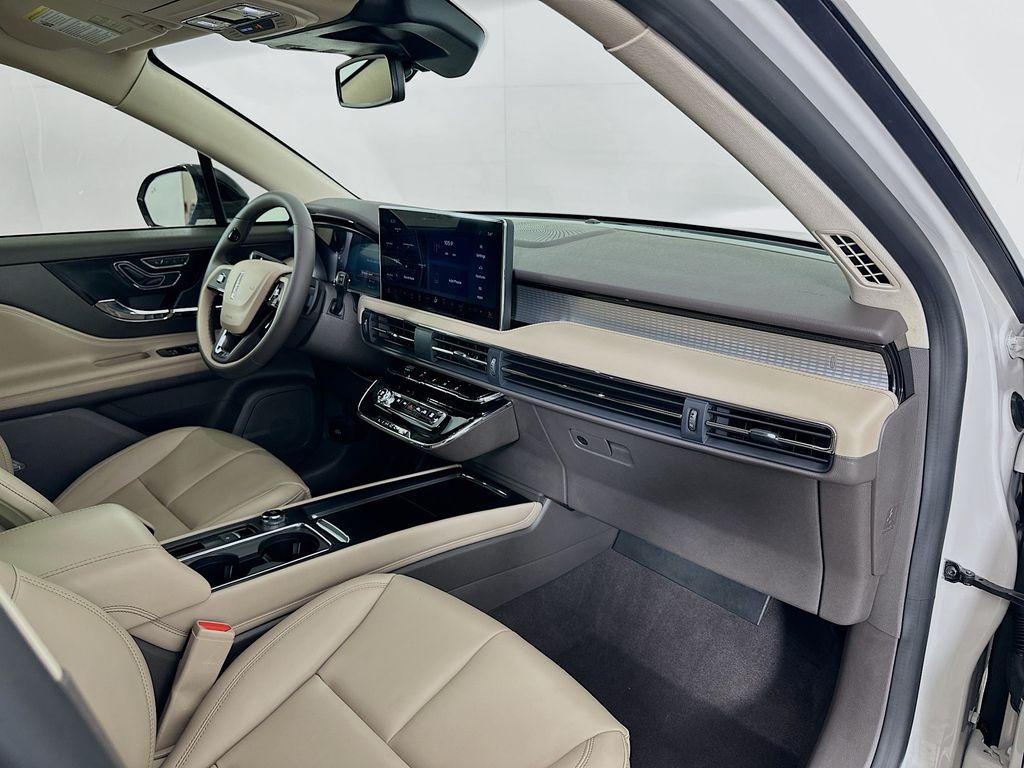 2024 Lincoln Corsair Premiere 30