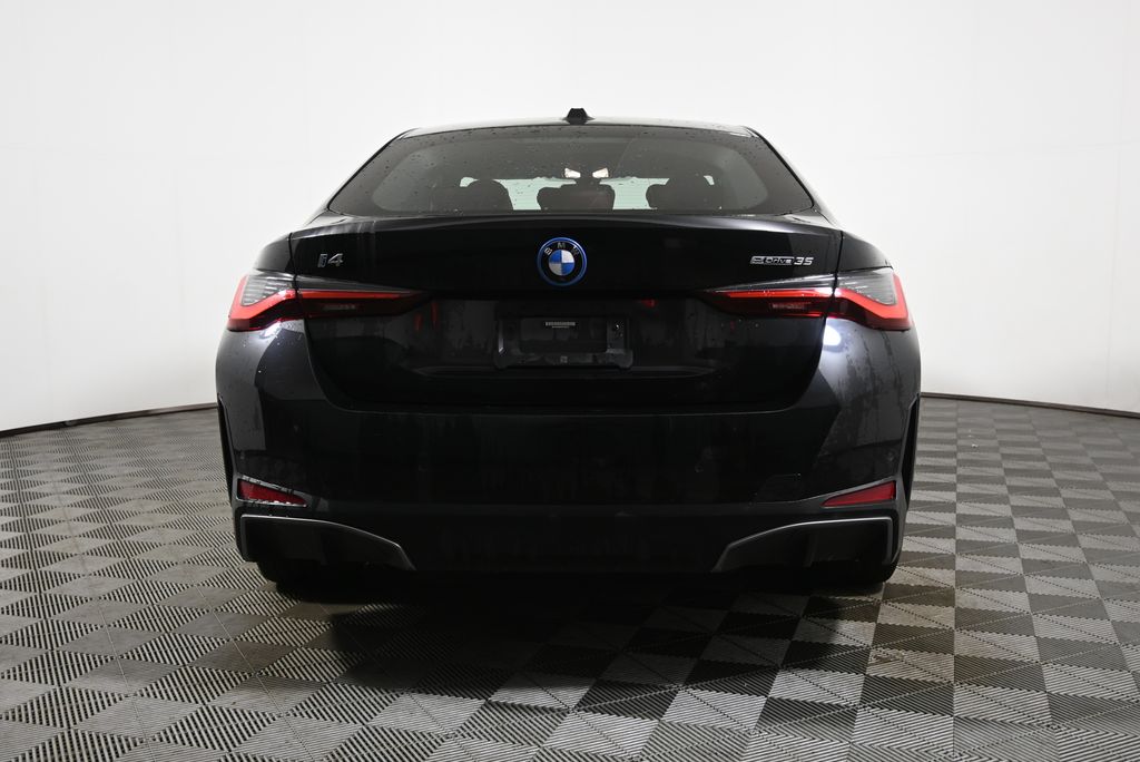 Thumbnail: 2023 BMW i4 - 10