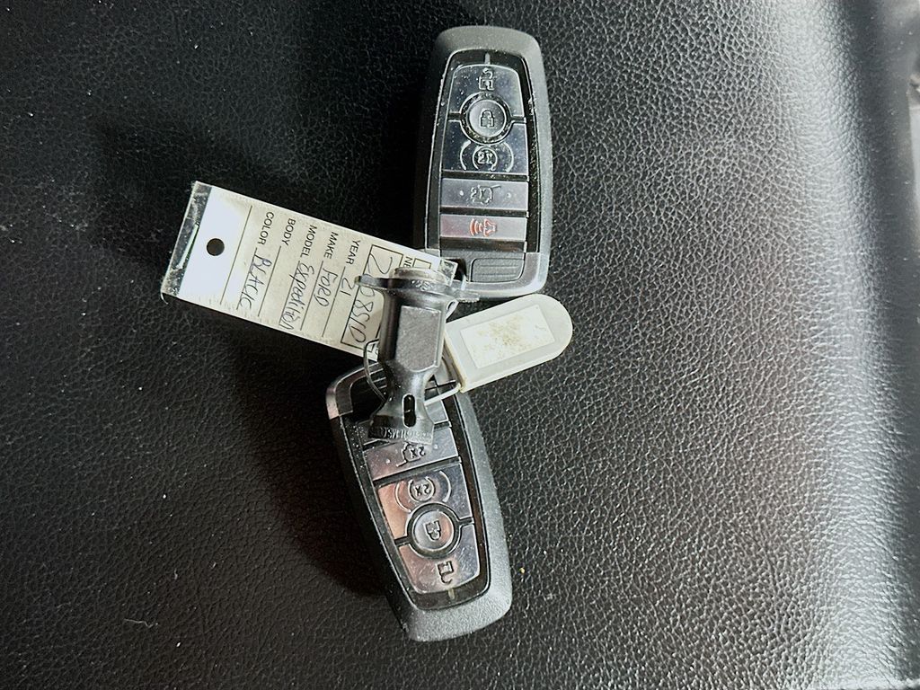 Used 2021 Black Ford XLT image 36