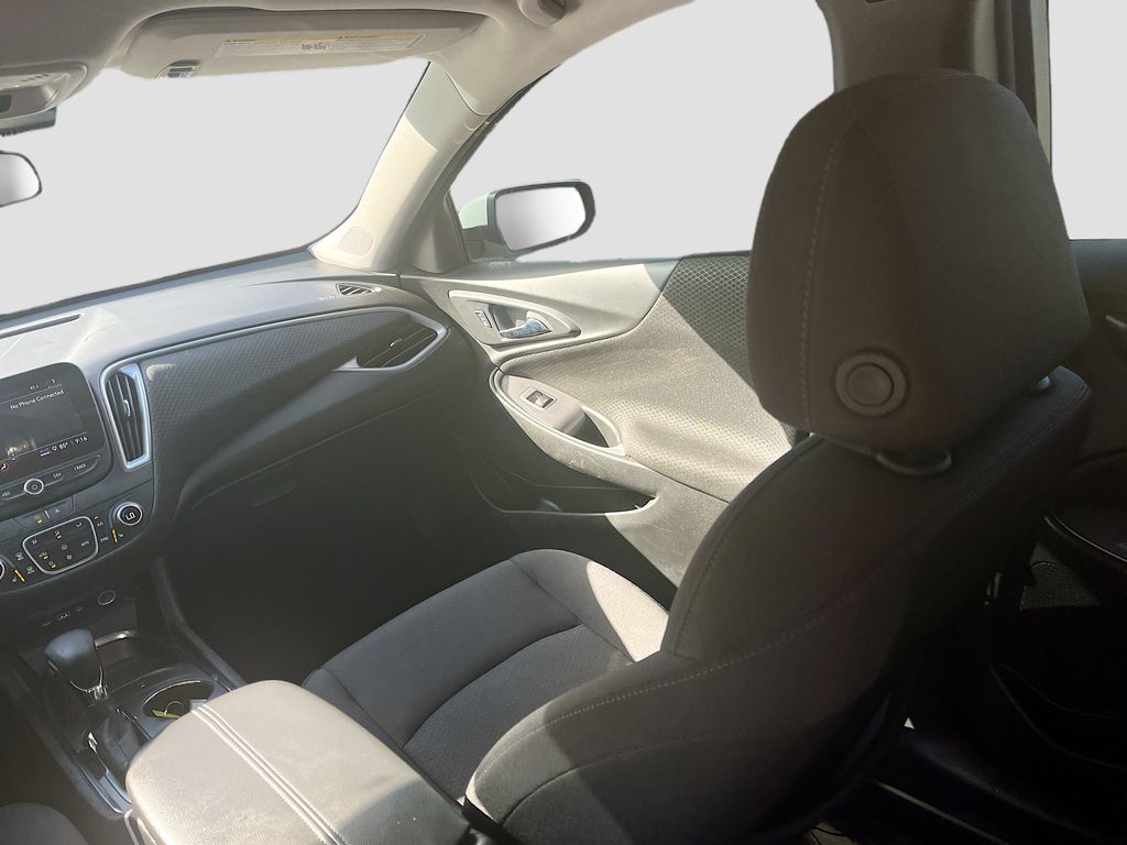 Used 2024 White Chevrolet LT image 22