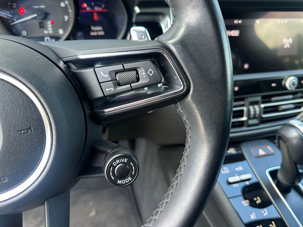 Thumbnail: 2023 Porsche Macan - 17