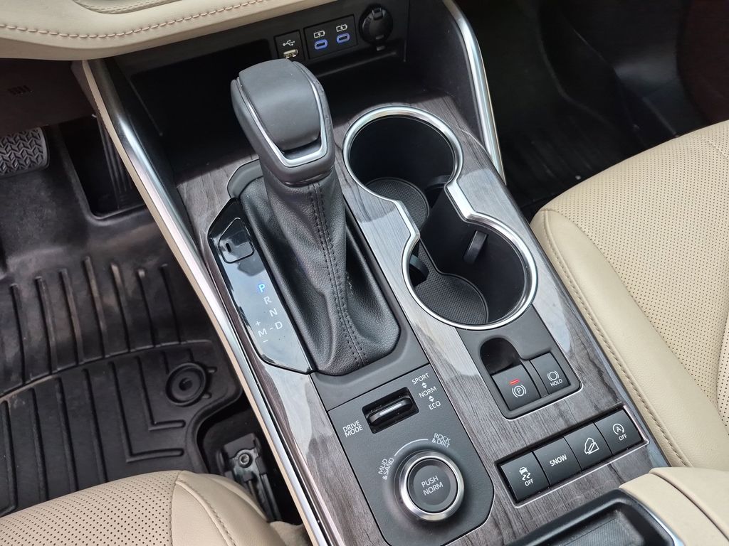 Used Car 2022 Toyota Highlander  Platinum For Sale Under $40,000 In Austin, Texas
