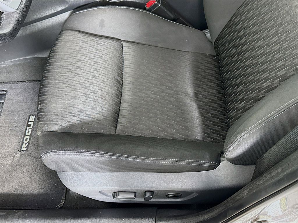 Thumbnail: 2020 Nissan Rogue - 19