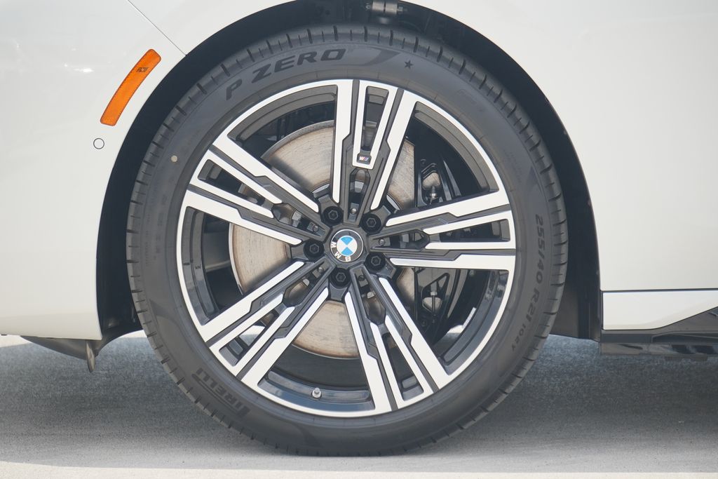 Thumbnail: 2025 BMW i7 - 5