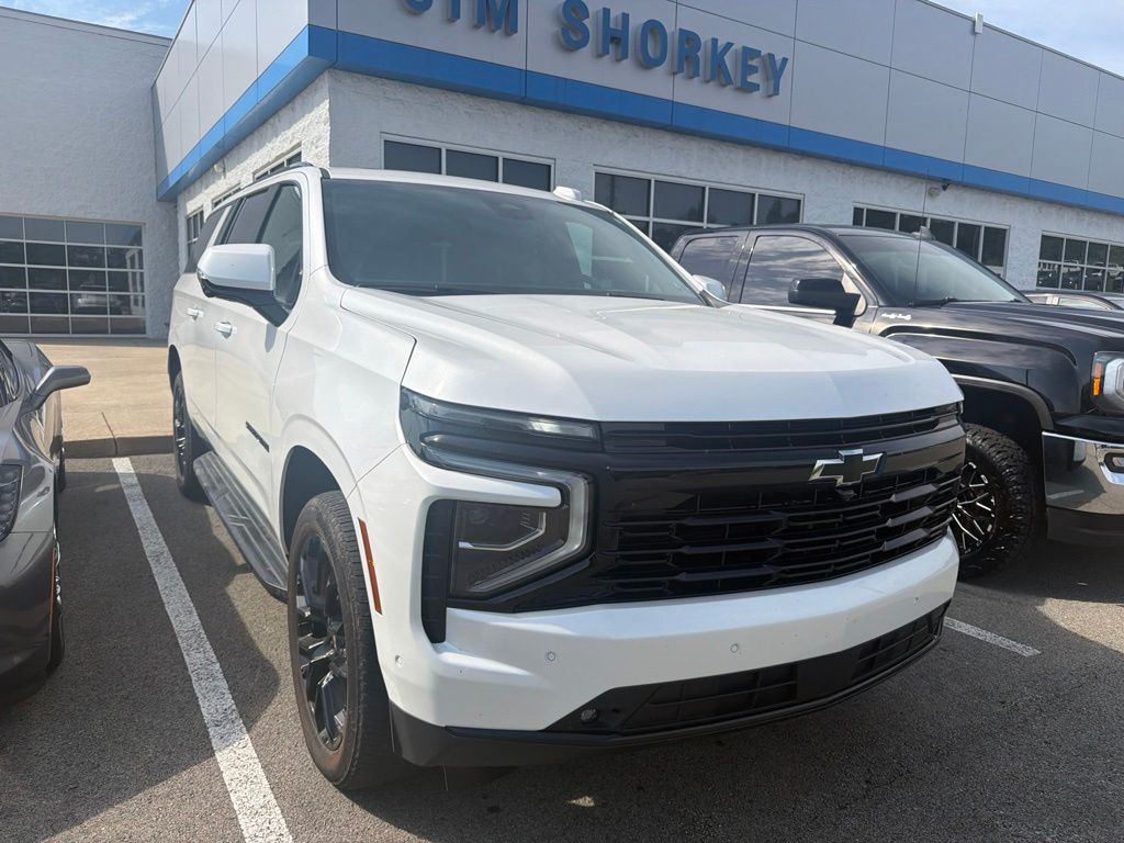 Summit White 2022 Chevrolet Suburban SUV / Crossover Four-Wheel Drive