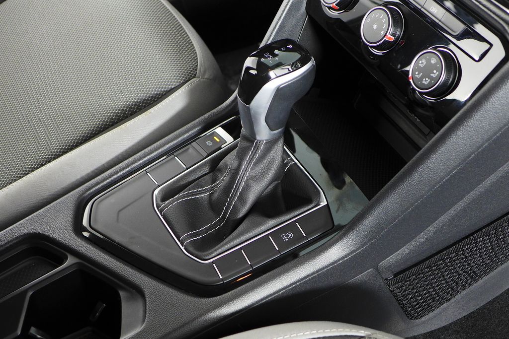 Thumbnail: 2024 Volkswagen Taos - 15