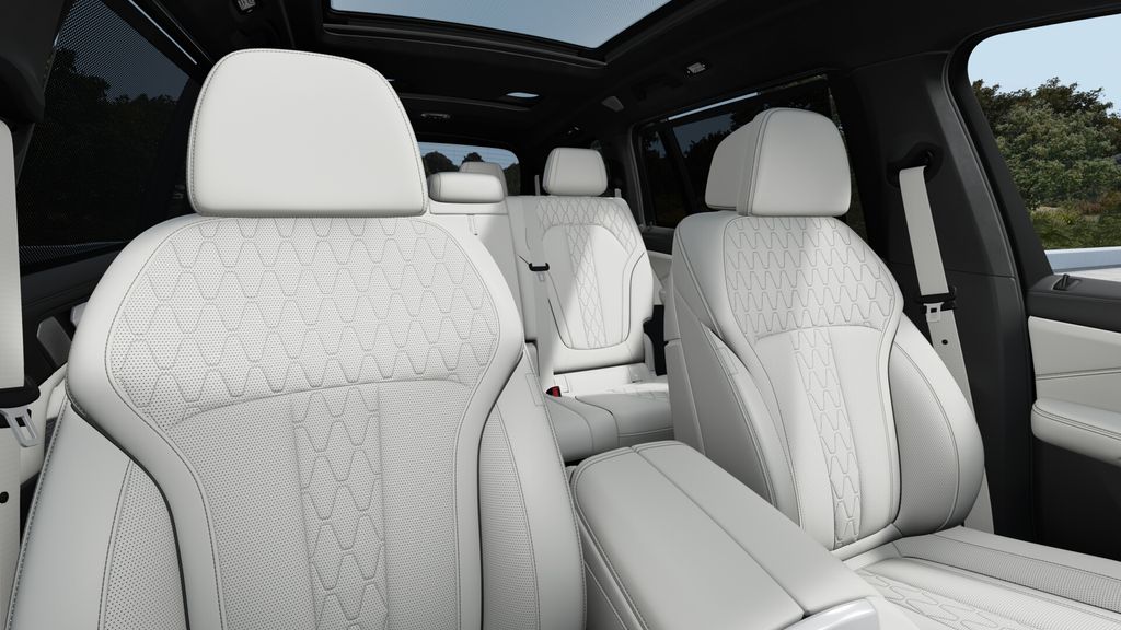 Thumbnail: 2026 BMW X7 - 25