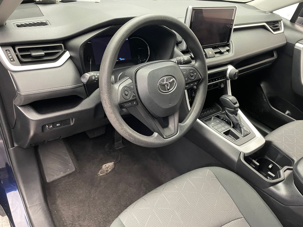 2023 Toyota RAV4 XLE 13