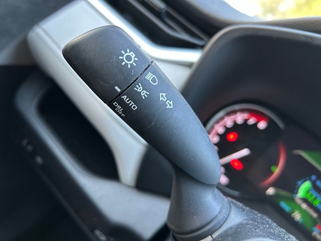2023 Toyota RAV4 XLE 26