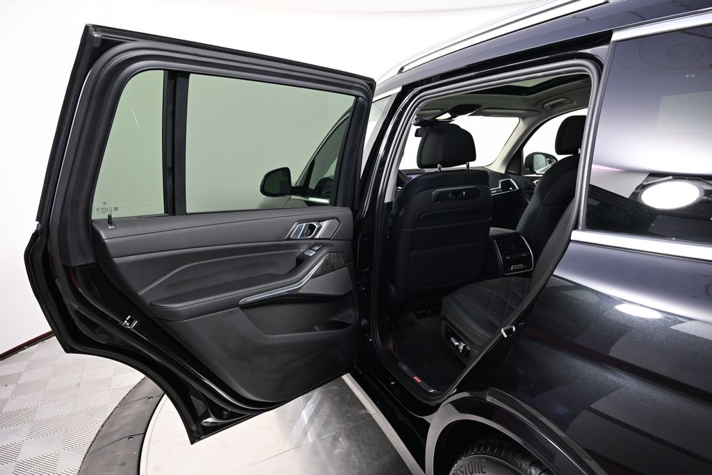 Thumbnail: 2024 BMW X7 - 23