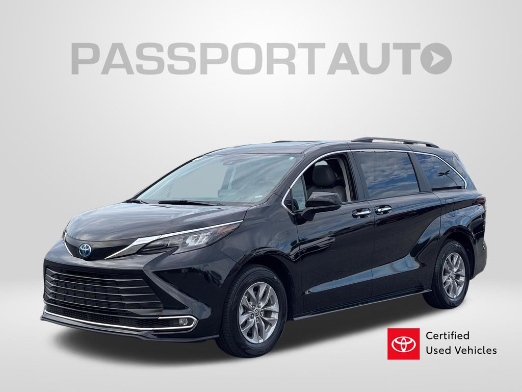 Midnight Black Metallic 2024 Toyota Sienna Minivan Front-Wheel Drive Automatic